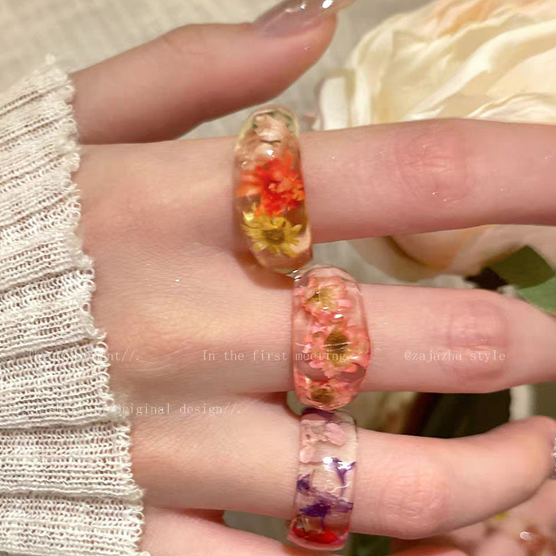 Изысканное минималистичное кол – обзор и цена Resin Art Ring